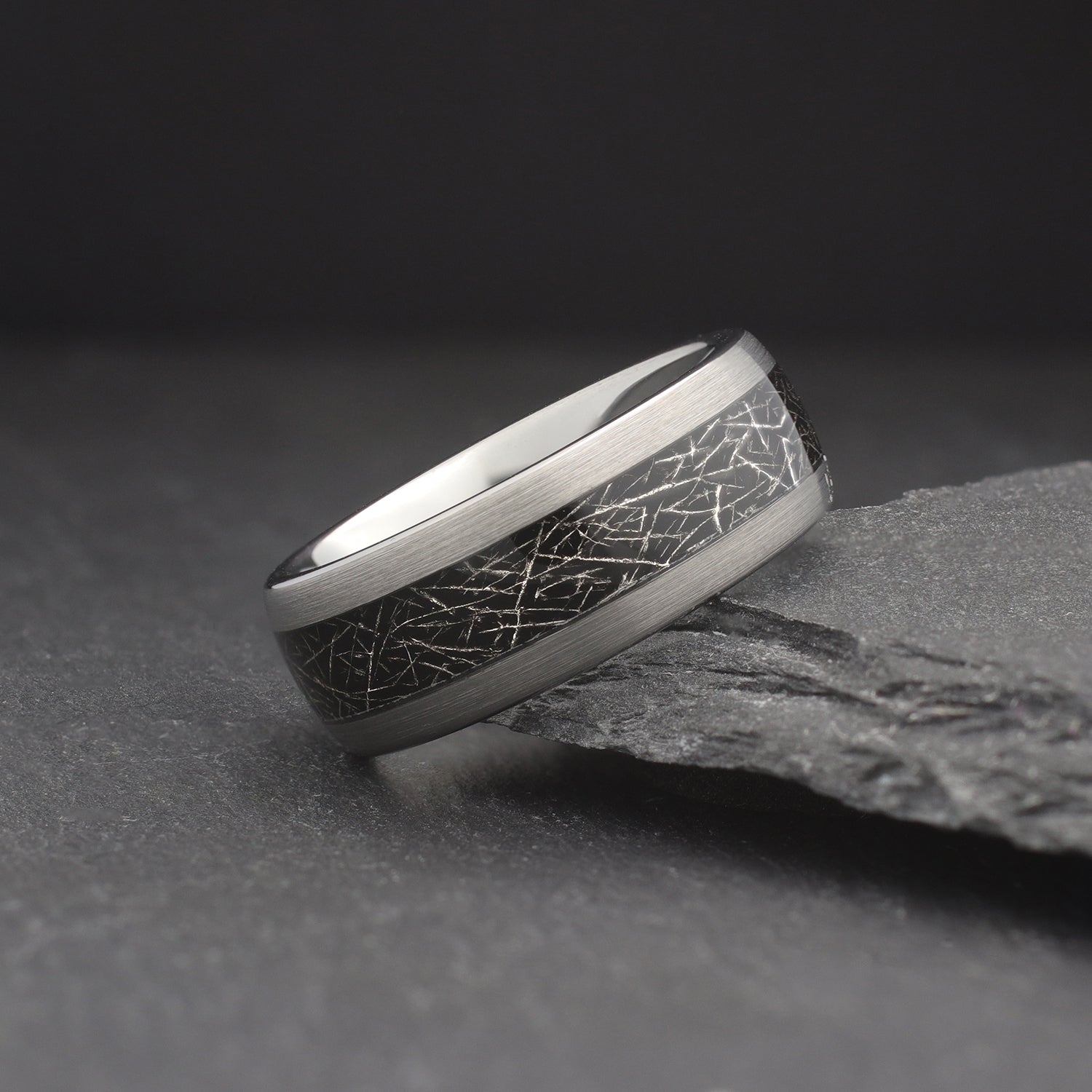 Meteor rings for men – tungsten and meteorite design