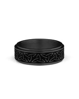 8mm black spinner ring celtic pattern close up