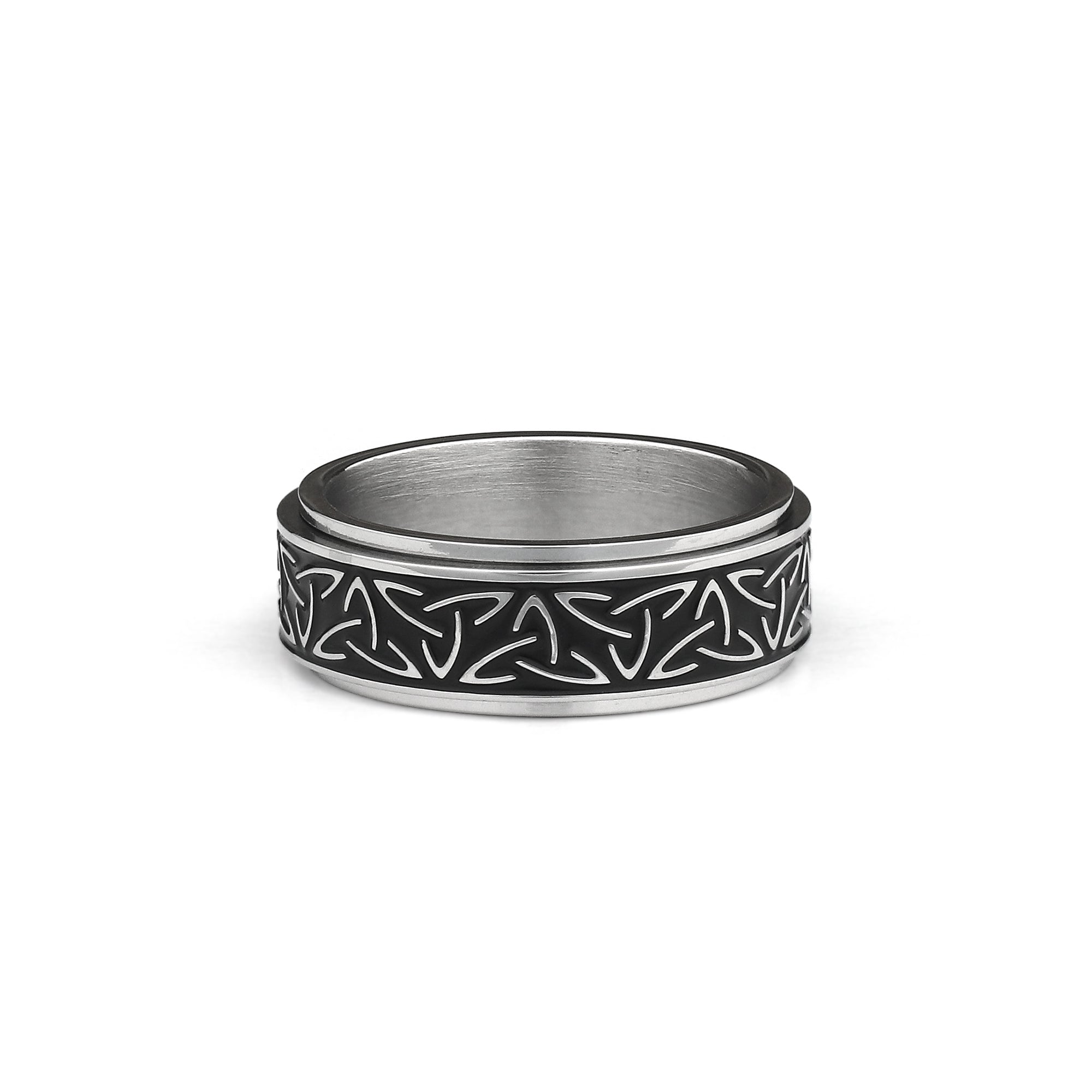 8mm spinner ring silver celtic knot pattern close up