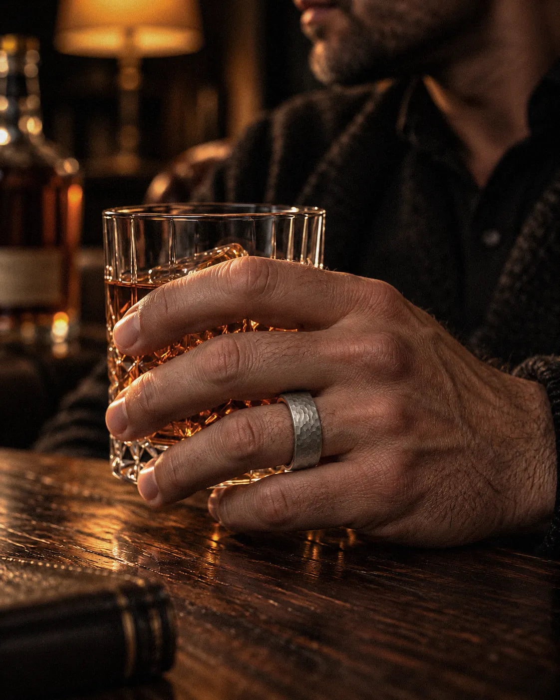 Silver Hammered Whiskey Barrel Wedding Ring – Tungsten Ring with Oak Wood Interior