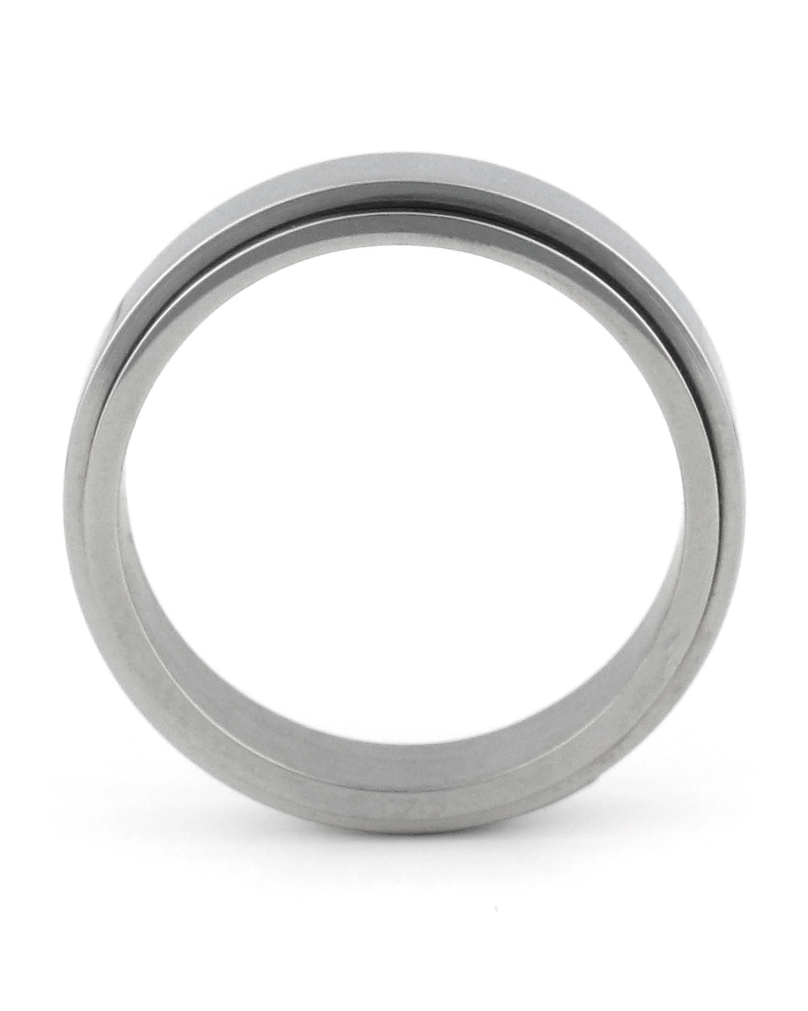 Side view of silver stainless steel spinner ring